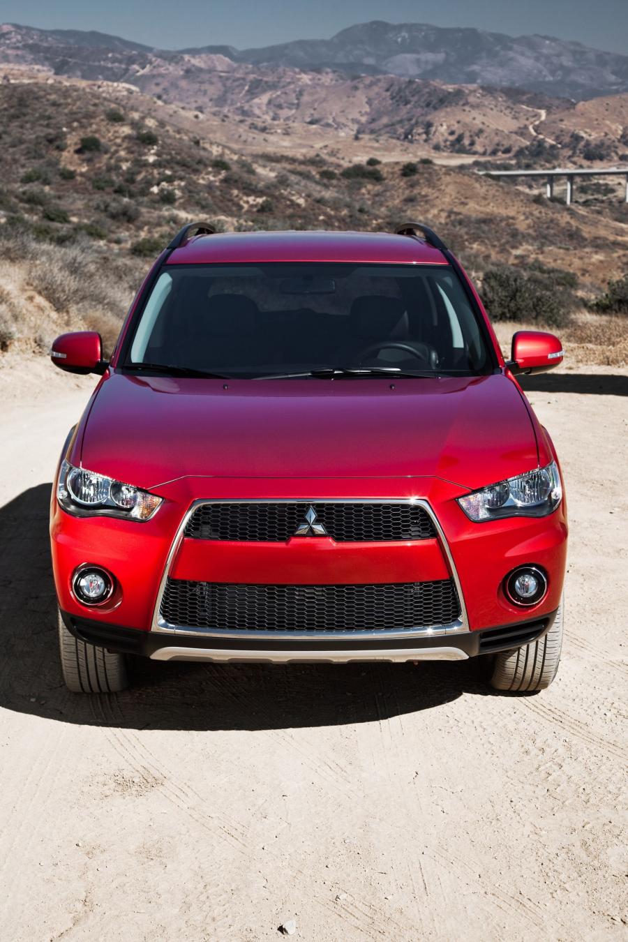 Mitsubishi Outlander 2010 года  (фото 14 из 28)